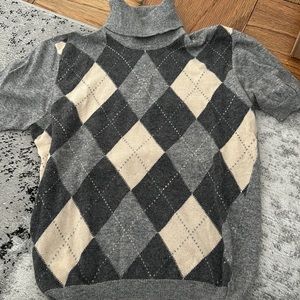 Grey argyle front cashmere short sleeve turtleneck